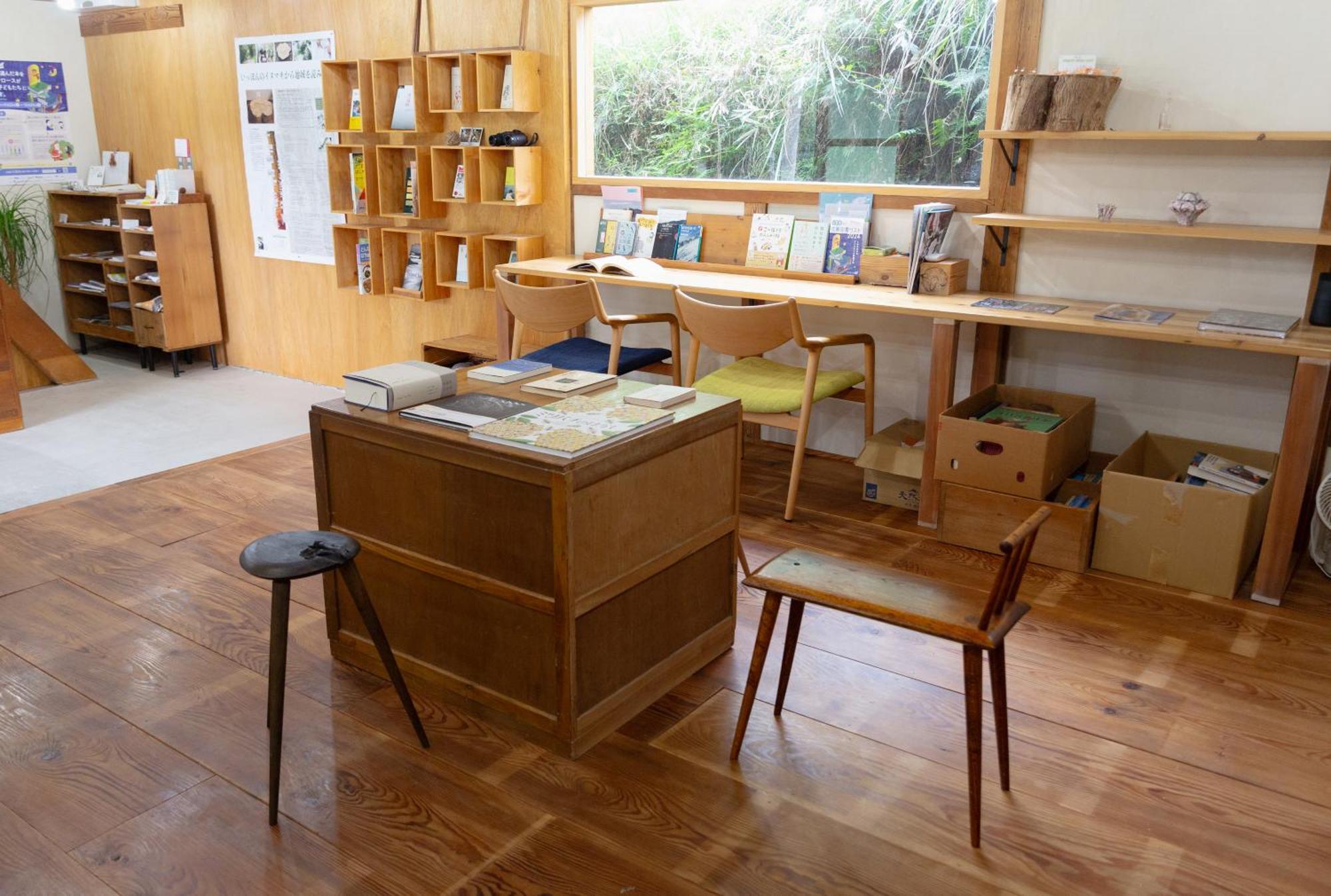 猫と図書館のある宿 草地家 Kusachike Minamiawaji ภายนอก รูปภาพ