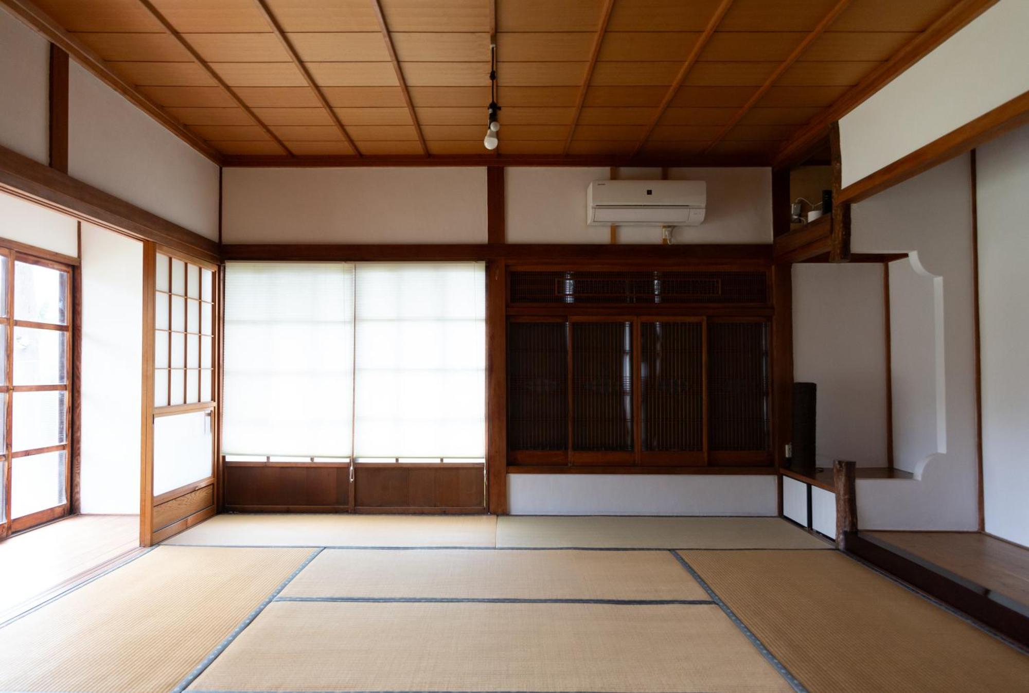 猫と図書館のある宿 草地家 Kusachike Minamiawaji ภายนอก รูปภาพ