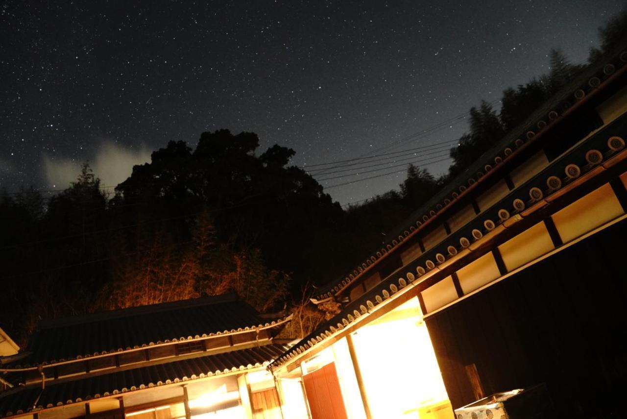 猫と図書館のある宿 草地家 Kusachike Minamiawaji ภายนอก รูปภาพ